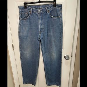 Men’s Levi 550 denim jeans 40 X32